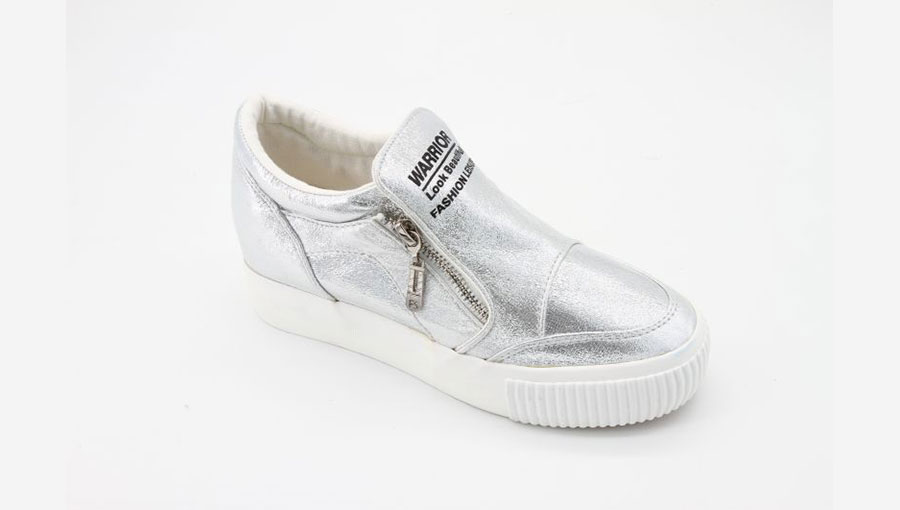 /static/active/2021315/warriorshoes-7.jpg